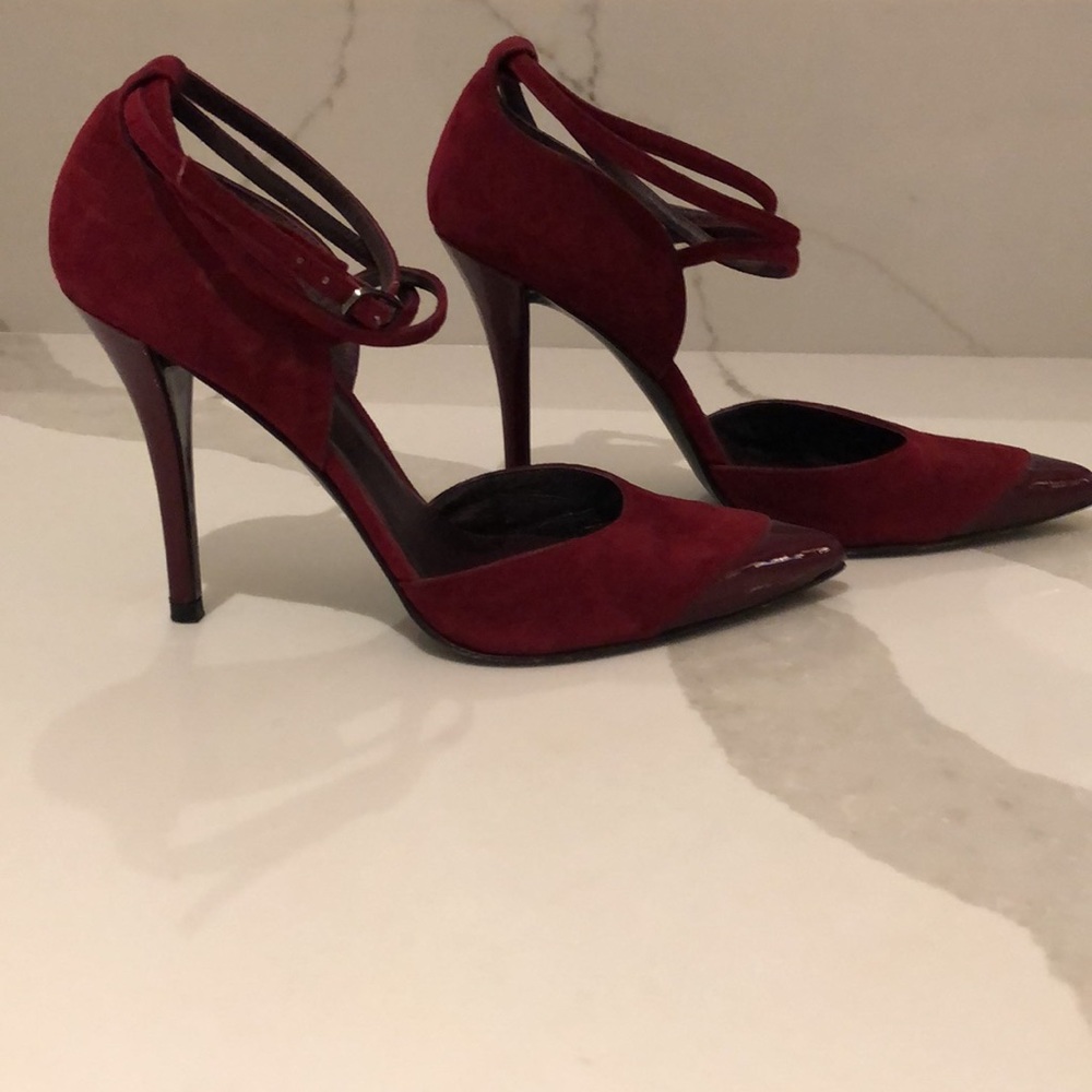 Stuart Weitzman Deep Red Suede/Patent Leather Hee… - image 2